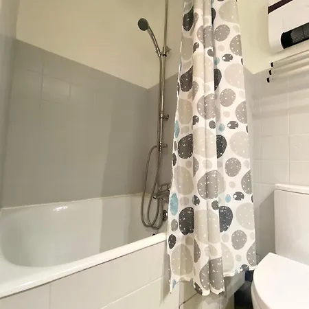 Port Camargue - Climatise Pour 4 Personnes Avec Terrasse + Parking *