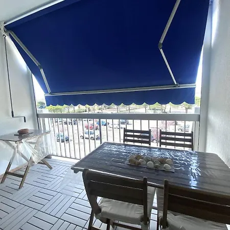 Apartment Port Camargue - Climatise Pour 4 Personnes Avec Terrasse + Parking